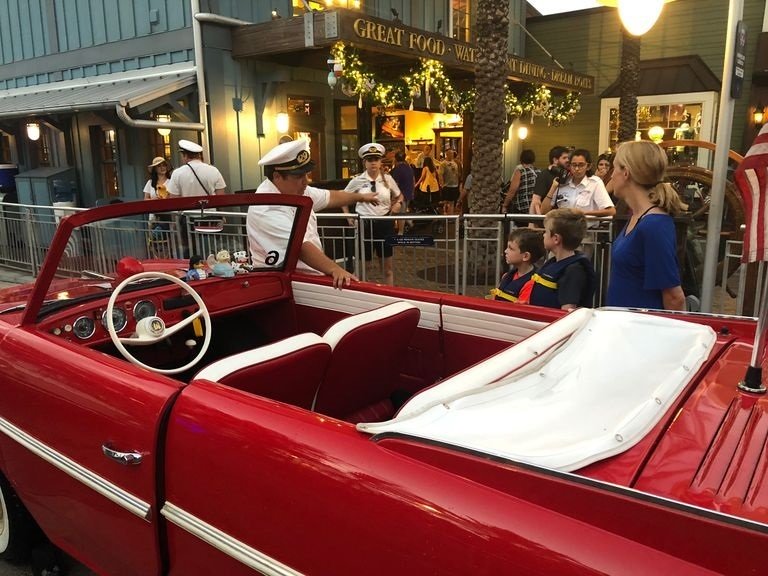 Hình ảnh ô tô mui trần lội nước giá 1 tỷ: Về Sài Gòn không lo ngập lụt-4