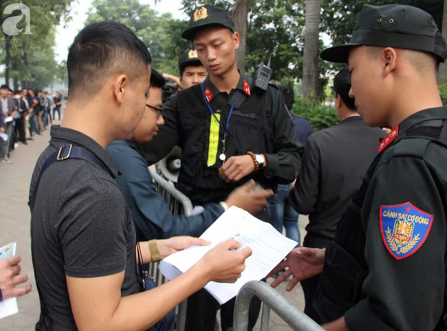 Cò vé sẵn sàng trả gấp 5 lần so với giá trị thật sau khi người hâm mộ nhận vé từ VFF-4