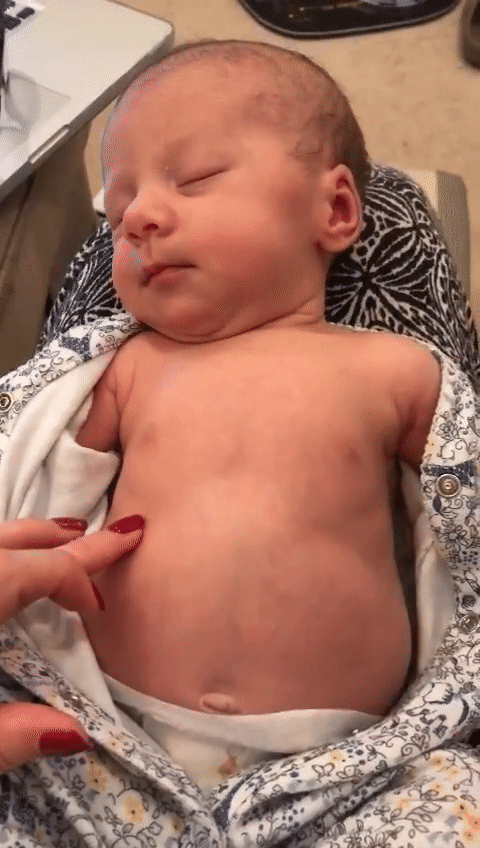 Có con từng nhiễm virus RSV, bà mẹ 3 con lên tiếng cảnh báo: Đừng mắc sai lầm khi chủ quan như tôi-2