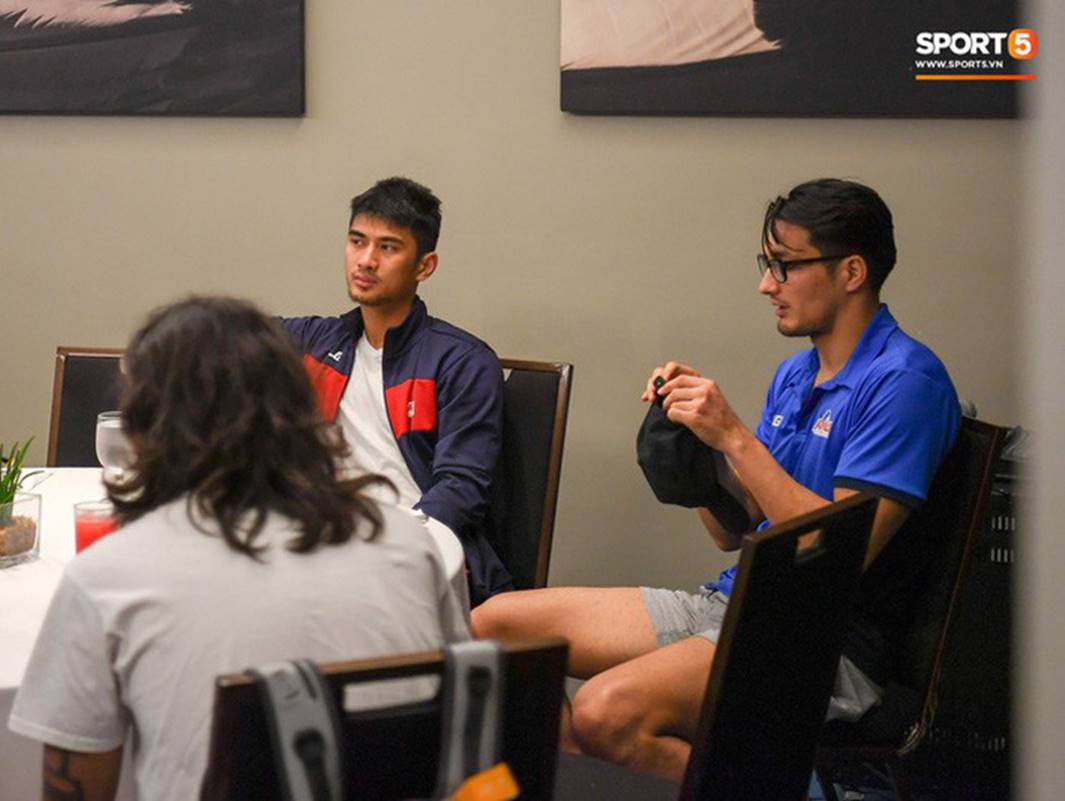 HLV trưởng ép tuyển Philippines vừa ăn trưa vừa xem băng hình phân tích tuyển Việt Nam-2