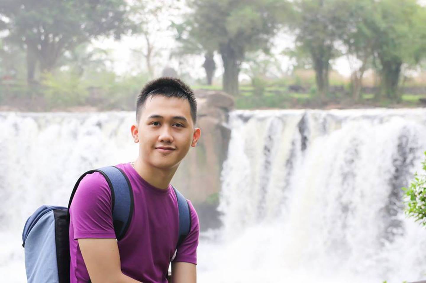 Nữ tài xế GrabBike đưa con còn đang bú sữa cùng đi chở khách: Ngày xưa người ta địu con đi rẫy, nay chị địu con chạy Grab-3