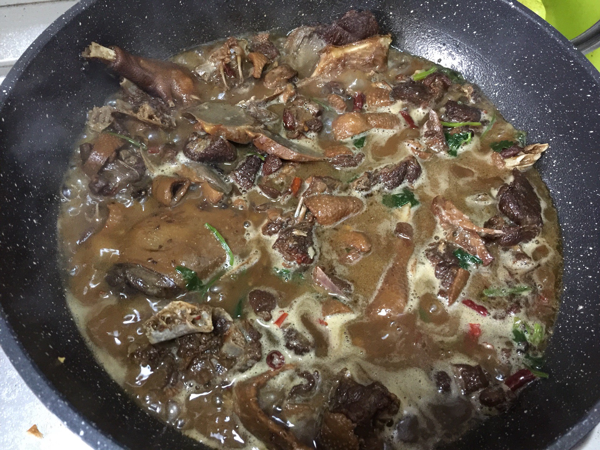 Gà kho củ cải mềm ngon thế này thì ai ăn cũng khoái-3