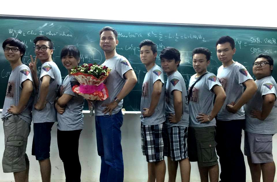 Thầy giáo siêu hài: Không gì dễ hiểu bài bằng… cãi nhau”-3