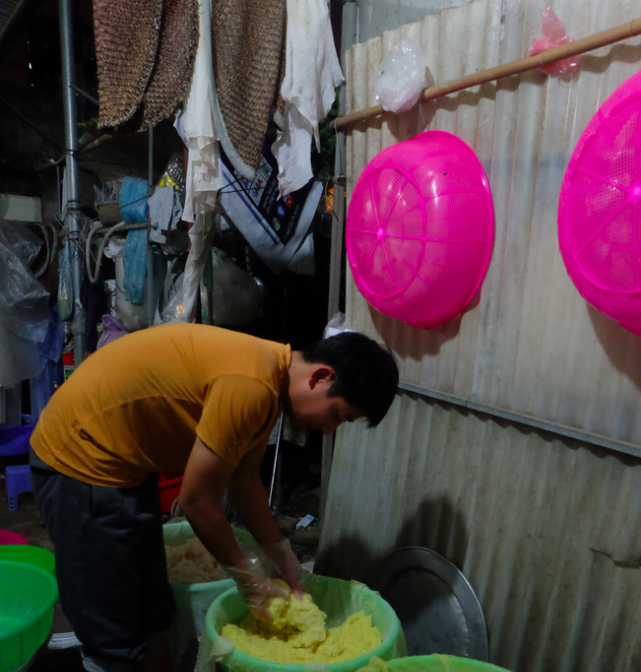 Cuộc sống vợ chồng anh bán xôi ở Hà Nội đảo lộn vì bị hiểu lầm kiếm được 100 triệu/ tháng-3