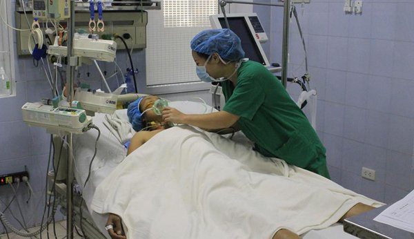 Bác sĩ tròn mắt vì mạch máu nữ bệnh nhân 36 tuổi phình to như cái bát-2