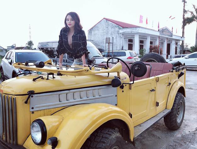 Hé lộ về 3 chân dài trên siêu xe cùng Quang Tèo diễu phố, náo loạn khu Cầu Giấy-4