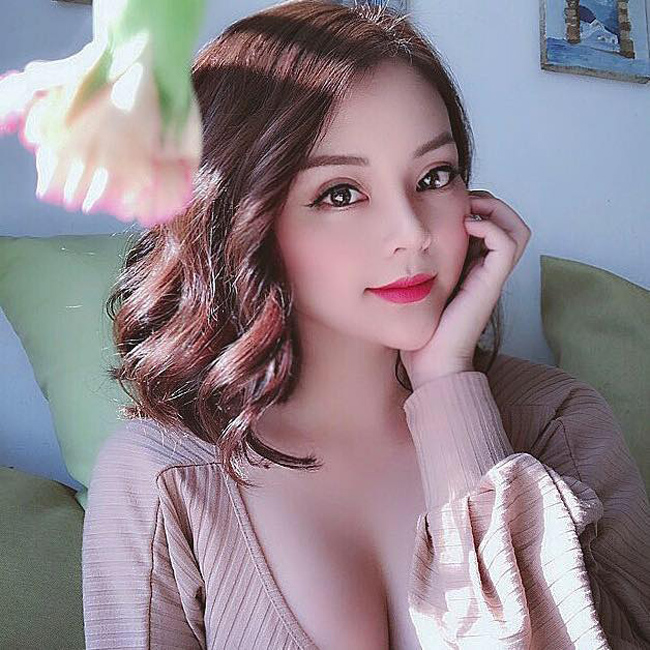 Hé lộ về 3 chân dài trên siêu xe cùng Quang Tèo diễu phố, náo loạn khu Cầu Giấy-9