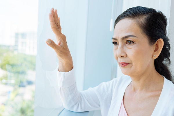 Từng đuổi tôi khỏi nhà rồi rải tiền vàng như tiễn vong, giờ bố mẹ người yêu lại khóc lóc đưa nhau đến xin lỗi-1