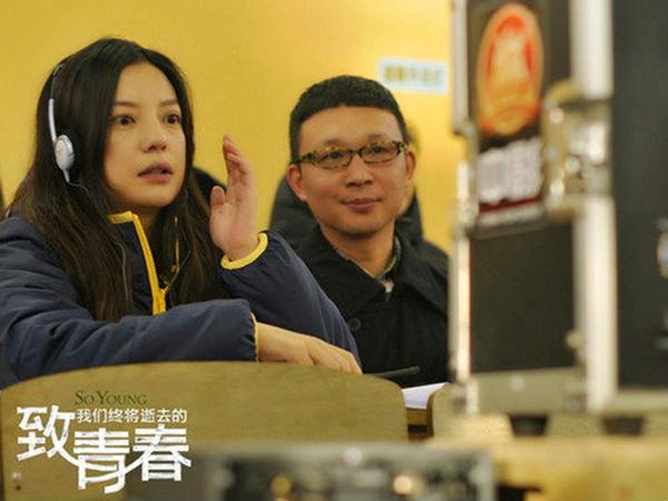 3 lần Triệu Vy lỗi miệng, qua cầu rút ván khiến cả làng giải trí mắng chửi-3