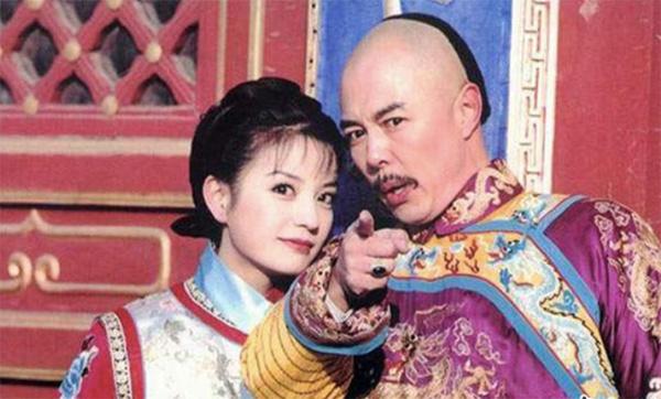 3 lần Triệu Vy lỗi miệng, qua cầu rút ván khiến cả làng giải trí mắng chửi-6