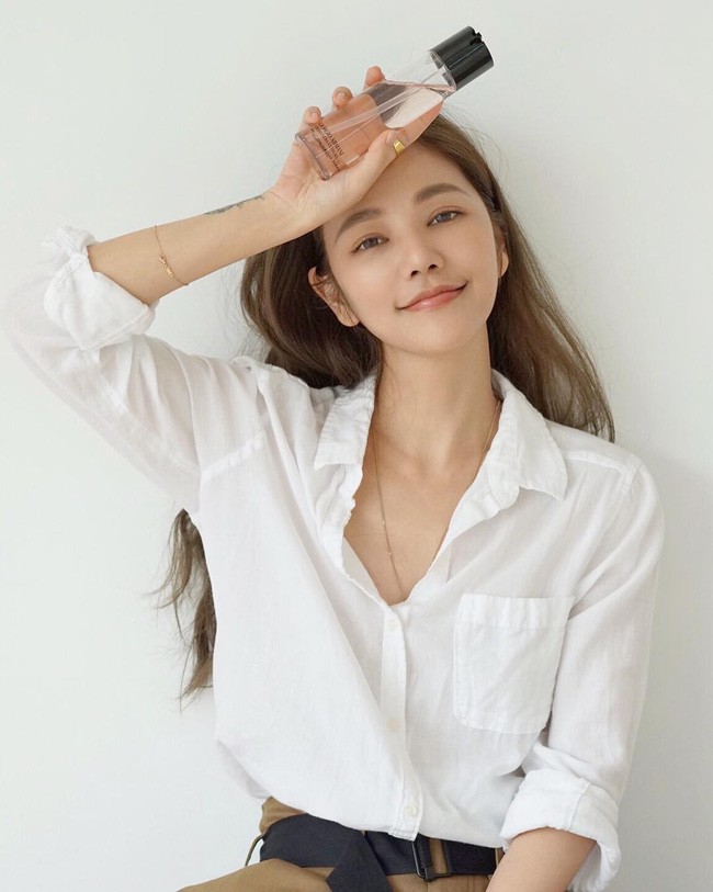 Theo bác sĩ da liễu, chỉ cần dùng thêm sản phẩm này thì chắc chắn trông bạn sẽ trẻ lâu hơn vài tuổi-4