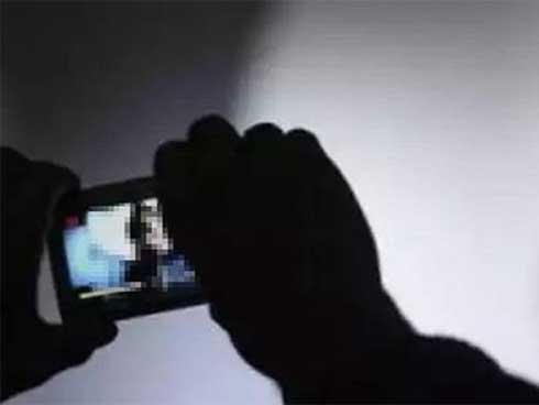 Gửi ảnh nhạy cảm cho bạn trai mới quen qua Zalo, cô gái trẻ bị tống tiền-2