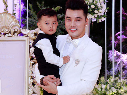 Trong đám cưới, Ưng Hoàng Phúc chúc Thu Thủy - Phạm Quỳnh Anh một câu khiến nhiều người xúc động-4