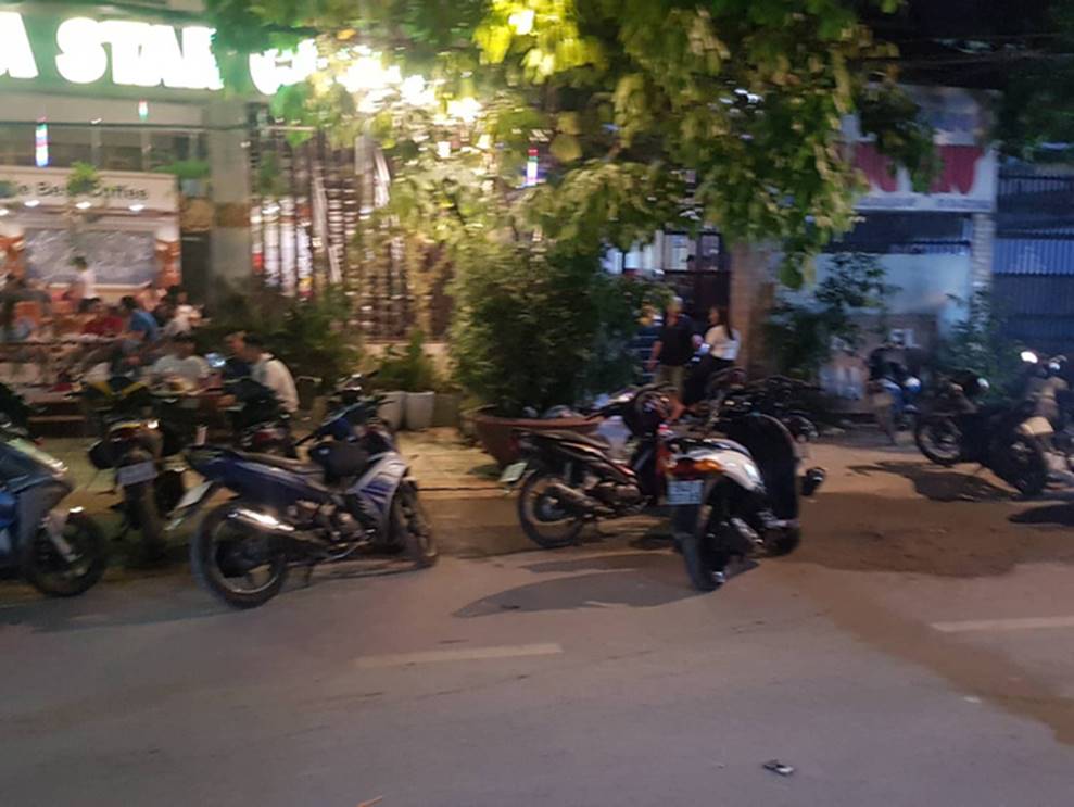 Giây phút nhóm thanh niên cầm súng khống chế cả gia đình cướp hơn 2 tỷ ở Sài Gòn-2