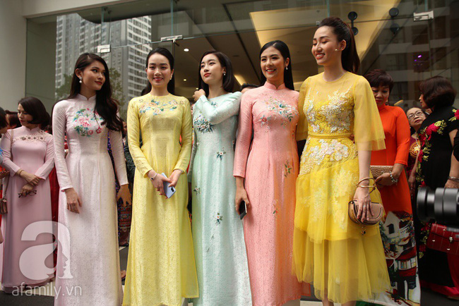 Dàn phù dâu toàn cực phẩm, xinh nhất hệ mặt trời trong đám cưới Á hậu Thanh Tú-3
