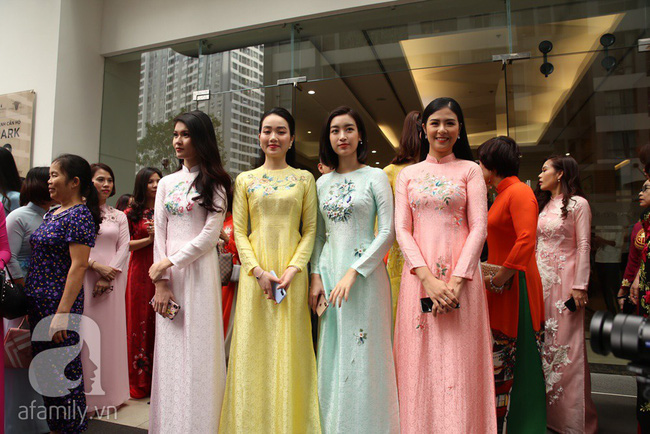Dàn phù dâu toàn cực phẩm, xinh nhất hệ mặt trời trong đám cưới Á hậu Thanh Tú-5