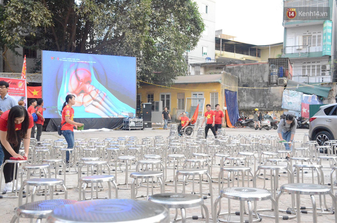 Hàng triệu CĐV đổ ra đường ăn mừng chiến thắng của đội tuyển Việt Nam trước Philippines trong trận bán kết lượt đi-38