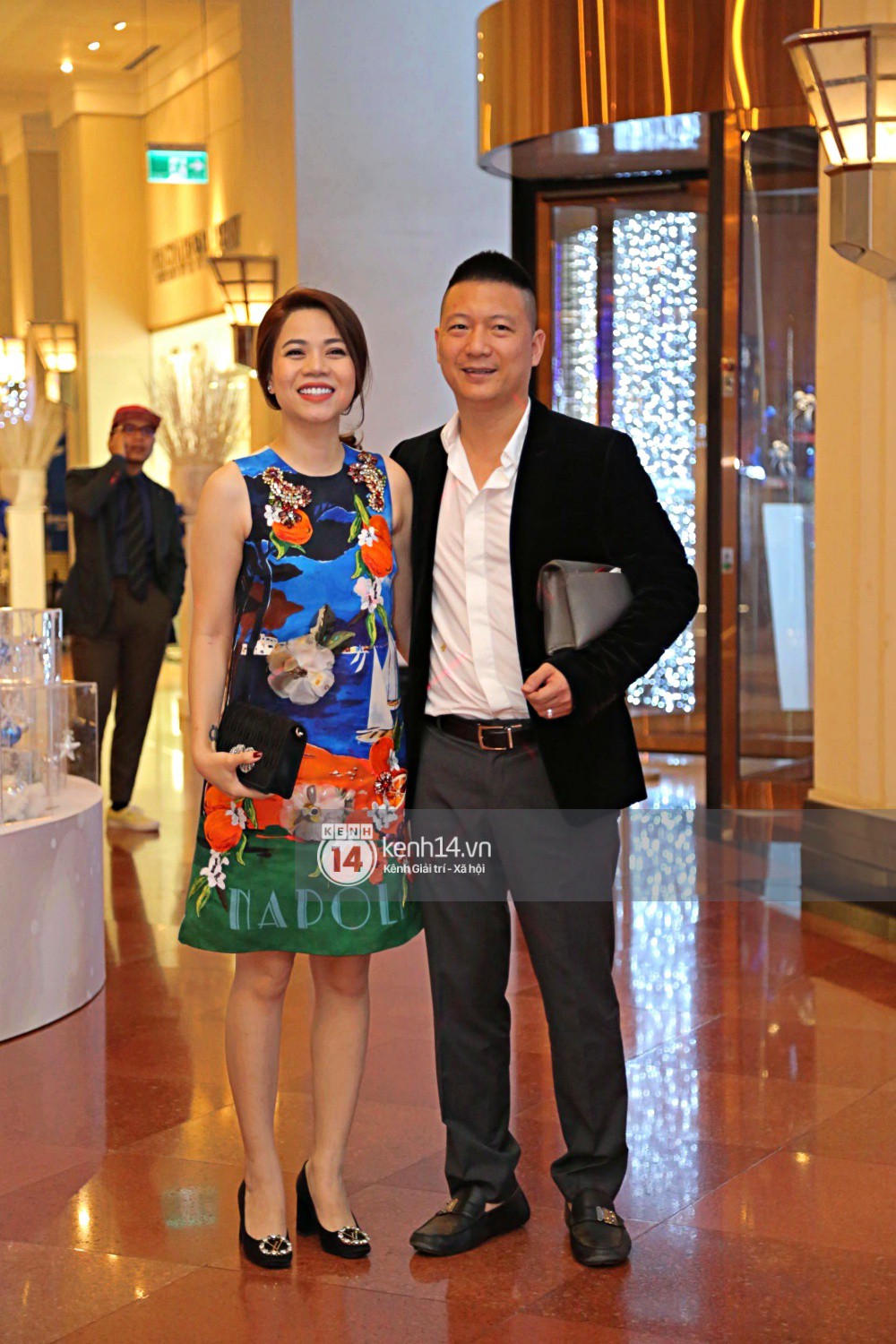 Bất ngờ: Nghi lễ đám cưới diễn ra nhanh gọn, Á hậu Thanh Tú nhường sân khấu cho bóng đá-17