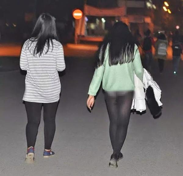 Thi nhau hoá thảm họa chỉ với một kiểu quần, thời trang sai hay chị em vốn đã quá sai-4