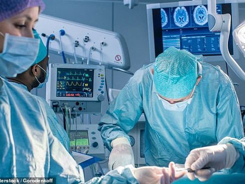 Sự thật phũ phàng sau thủ thuật cải thiện