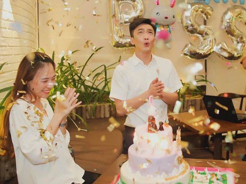 Cường Đô La phá bỏ hình ảnh doanh nhân thường thấy, trổ tài 