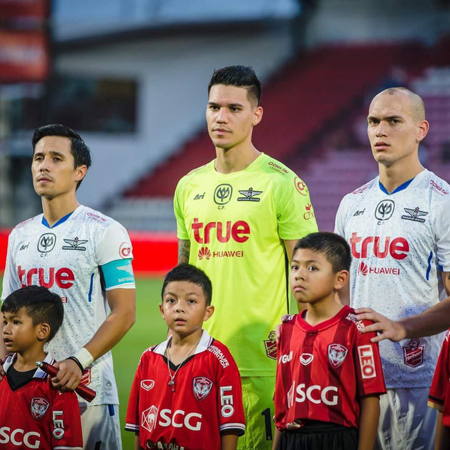 Sau trận bán kết lượt đi giữa ĐT Việt Nam - Philippines, đây chính là nhân vật được các fan girl truy info nhiều nhất-1