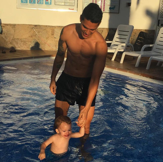 Sau trận bán kết lượt đi giữa ĐT Việt Nam - Philippines, đây chính là nhân vật được các fan girl truy info nhiều nhất-6