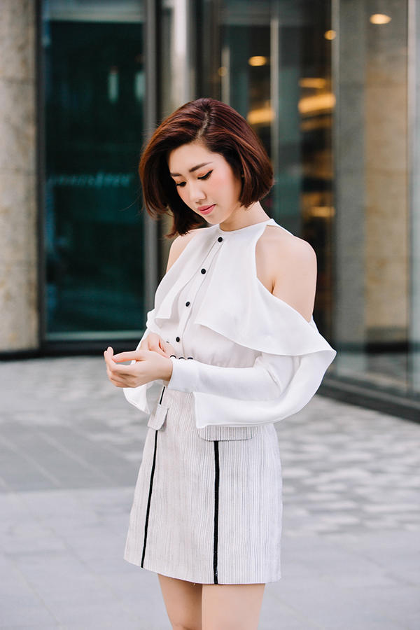 Thúy Ngân khoe thời trang đúng chuẩn hoa hậu-3