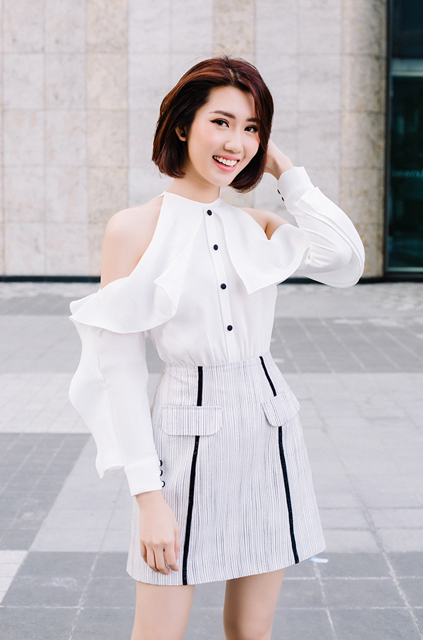 Thúy Ngân khoe thời trang đúng chuẩn hoa hậu-4