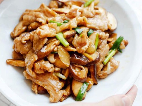 Thịt lợn xào nấm rẻ tiền mà ngon khiến nhiều người phải hối hận vì trước đây chưa từng làm