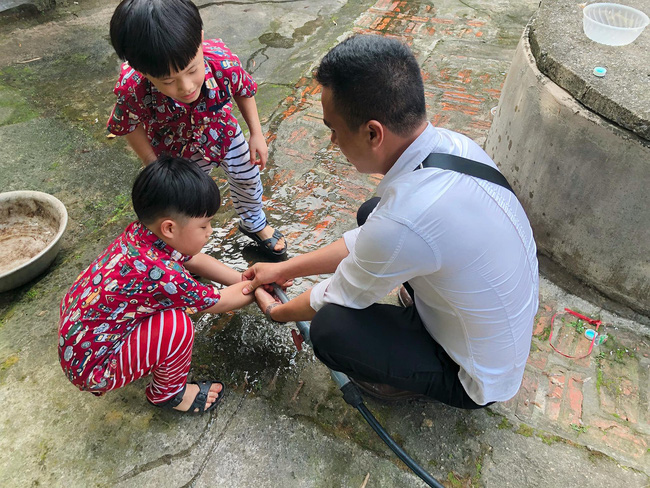 MC Hoàng Linh bất ngờ đăng ảnh chụp cùng chồng sắp cưới nhưng điều này mới được dân mạng chú ý hơn cả-6