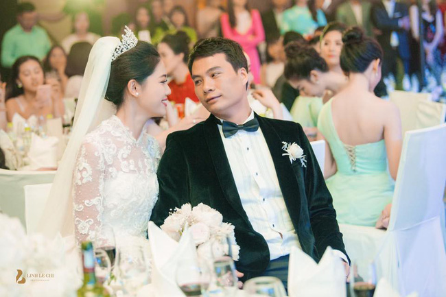 Chùm ảnh vừa tiết lộ: Á hậu Thanh Tú nũng nịu, tựa đầu đầy tình cảm vào vai chồng đại gia hơn 16 tuổi-4