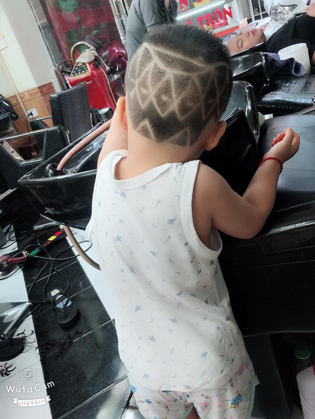 Đã tìm ra cậu bé chất chơi nhất Việt Nam, 4 tuổi đã sở hữu hàng chục kiểu tóc có một không hai-9