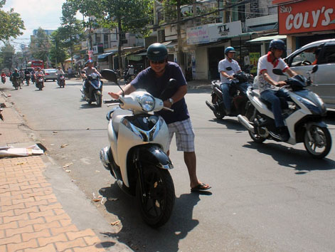 Đi xe tay ga trên đường đèo dốc - nguy hiểm hơn, cần nhiều kỹ năng hơn-7