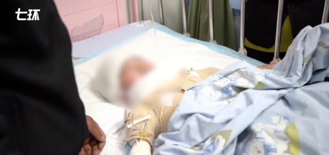 Bé gái 7 tuổi bỏng nặng vì mẹ đổ nước sôi vào người, hé lộ bi kịch gia đình-1