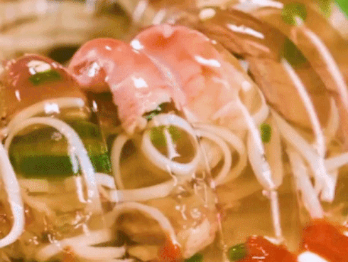 Hai biến tấu kỳ dị của món phở Việt Nam khiến dân mạng trong nước và quốc tế khóc thét-6