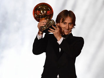 CĐV xứ Wales thành trò cười vì chế nhạo Luka Modric-2