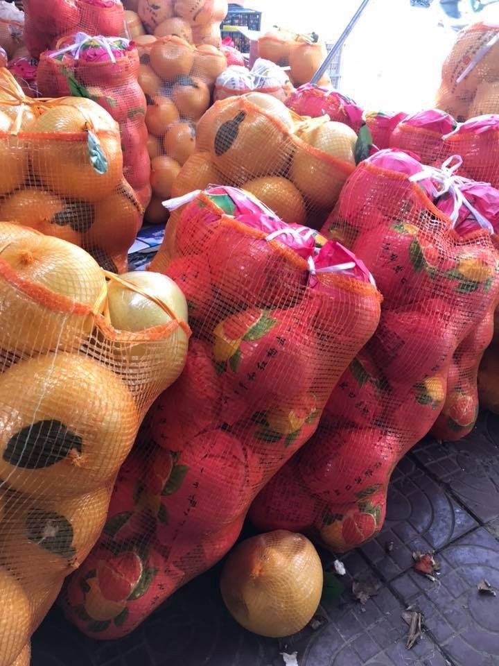 Bưởi Tàu khổng lồ, vỏ vàng bóng tràn về chợ Việt-3