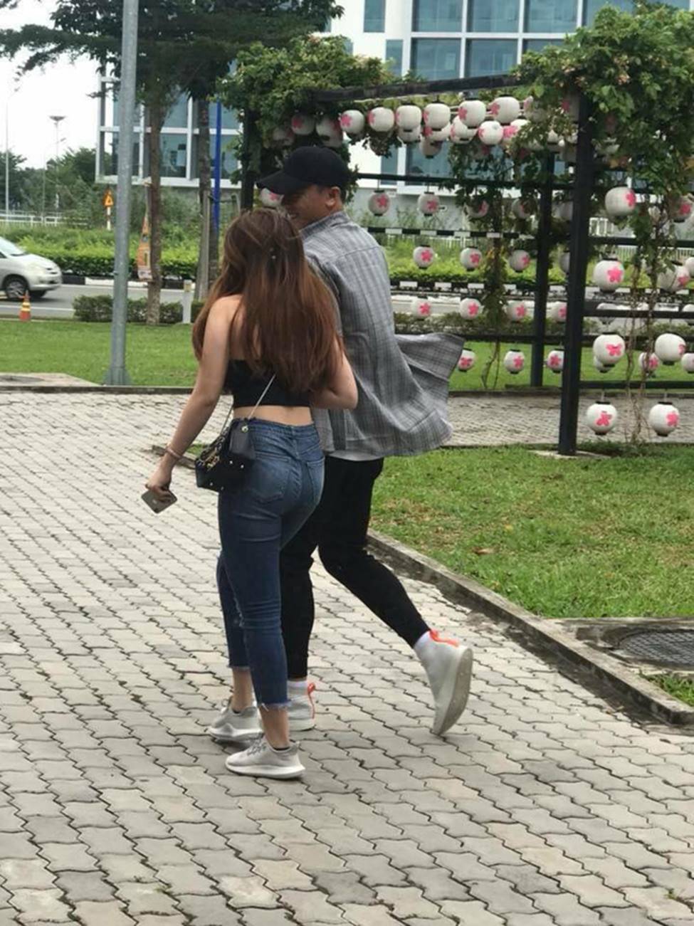 Bạn gái thủ môn Văn Lâm, Tiến Dũng khiến fan ngơ ngẩn vì điểm này!-11