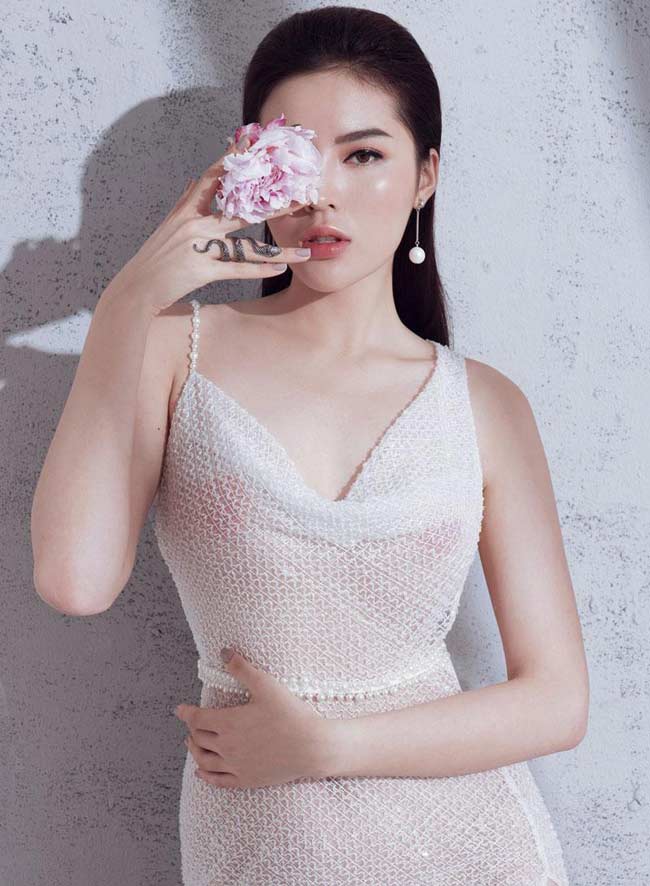 Hồng Quế, Đỗ Mỹ Linh, Kỳ Duyên muối mặt gặp sự cố hớ hênh do ánh đèn-3