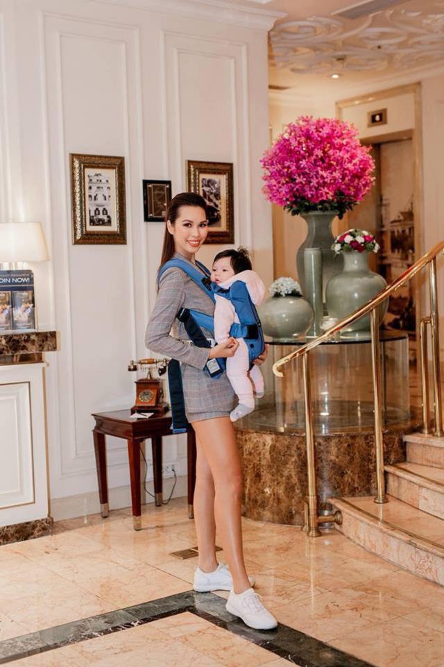 Khoe dáng thon gọn sau sinh, 4 mẹ bỉm khiến chị em phát sốt đua nhau học hỏi bí quyết-15