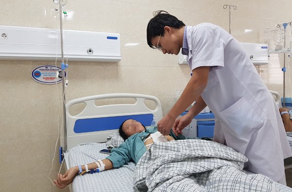 Tự dưng chán ăn, người phụ nữ 39 tuổi đi khám phát hiện ung thư dạ dày di căn-1