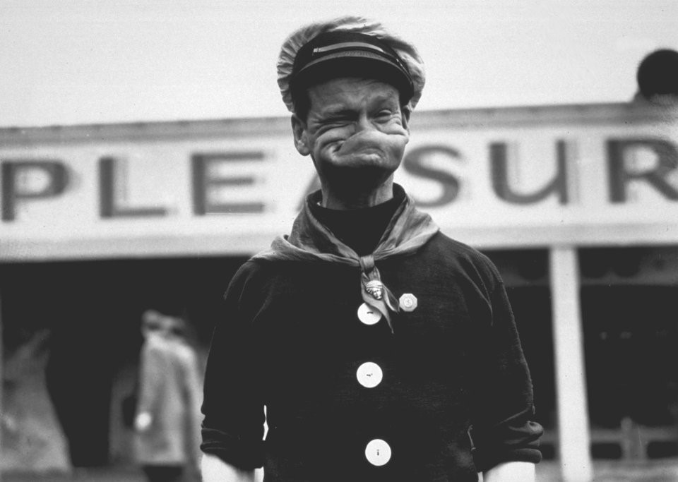 Hơn nửa thế kỷ trước, công viên giải trí khắp thế giới có trò vui nào?-11