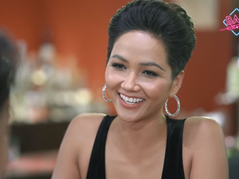 Không chỉ mỗi ngày thay 4 bộ trang phục, HHen Niê còn xuất sắc ghi điểm vì quá tinh tế ở điều này-9