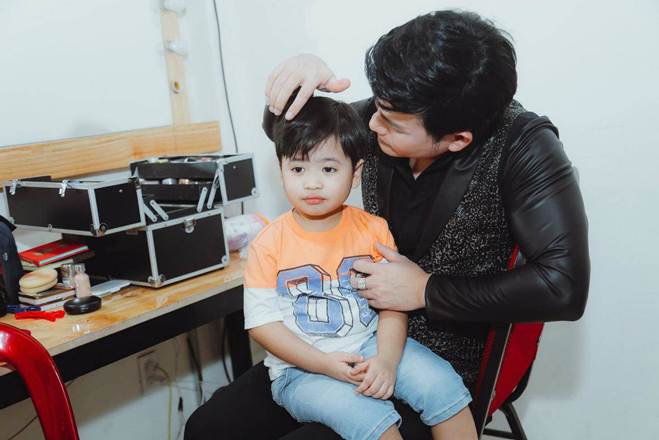 Bố 4 con Quách Thành Danh chi trên 100 triệu đồng/ lần mua quần áo cho con-3