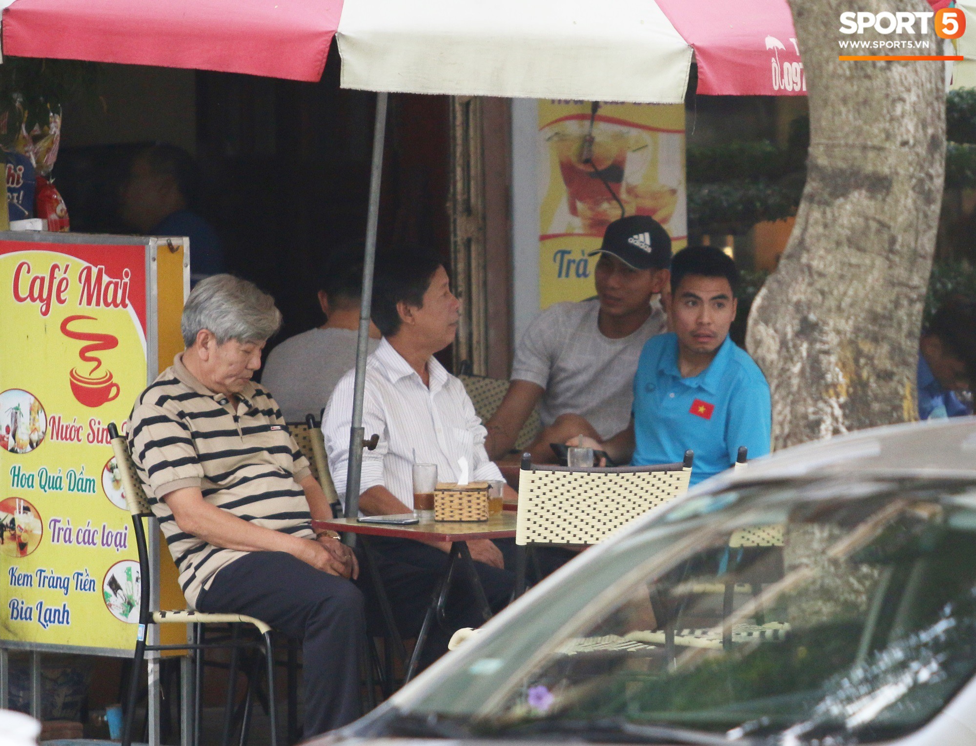 Tuyển Việt Nam bận rộn trong buổi sáng nghỉ ngơi hiếm hoi trước trận bán kết AFF Cup 2018-10