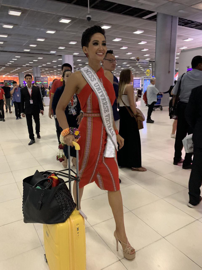 Không chỉ mỗi ngày thay 4 bộ trang phục, HHen Niê còn xuất sắc ghi điểm vì quá tinh tế ở điều này-1