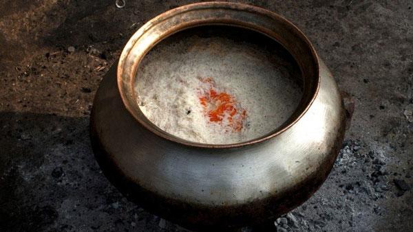 Nếu cứ làm những việc này khi nấu, cơm sẽ vừa mất chất lại gây hại cả nhà-4