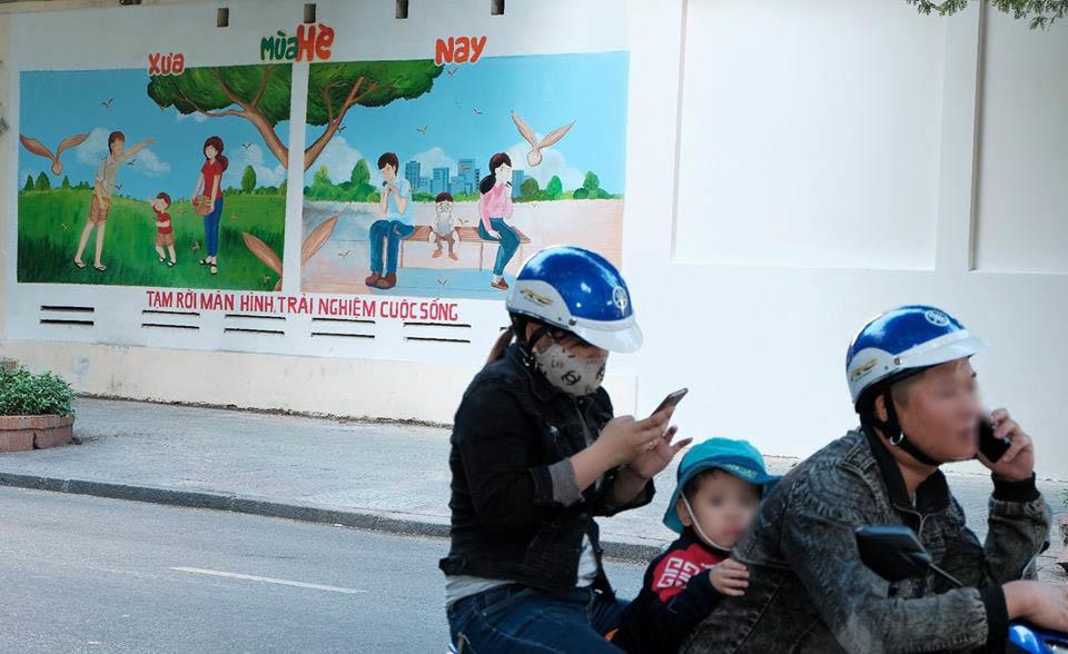 Bức ảnh trùng hợp lạ kỳ khiến bậc làm cha làm mẹ phải suy ngẫm-1