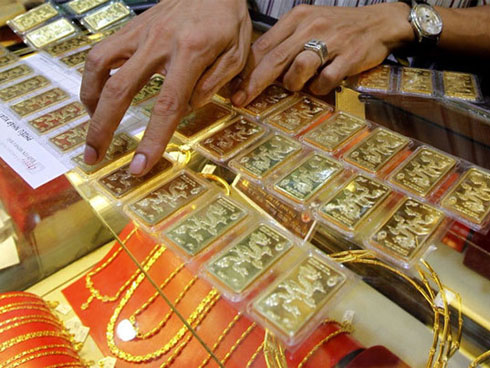 Giá vàng hôm nay 12/12: Vàng treo cao bất chấp USD tăng dốc-2